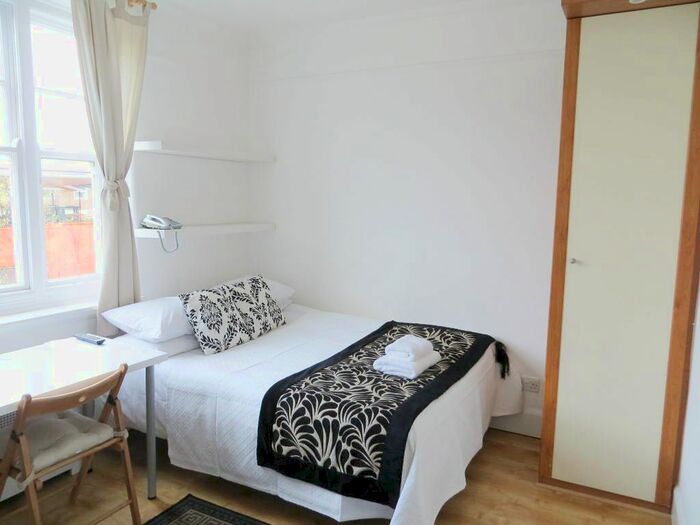 Studio To Rent In Fulham Palace Road, Hammersmith, London, W6