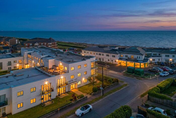 3 Bedroom Flat For Sale In Broadmark Lane, Rustington, BN16