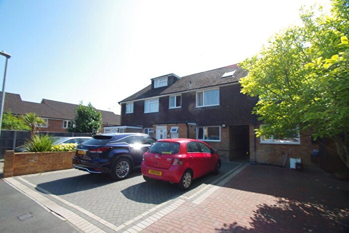 4 Bedroom Town House To Rent In Howard Close, Watford, WD24