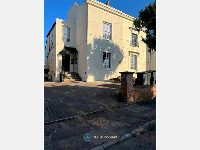 1 Bedroom Flat To Rent In Spa Villas, Gloucester, GL1