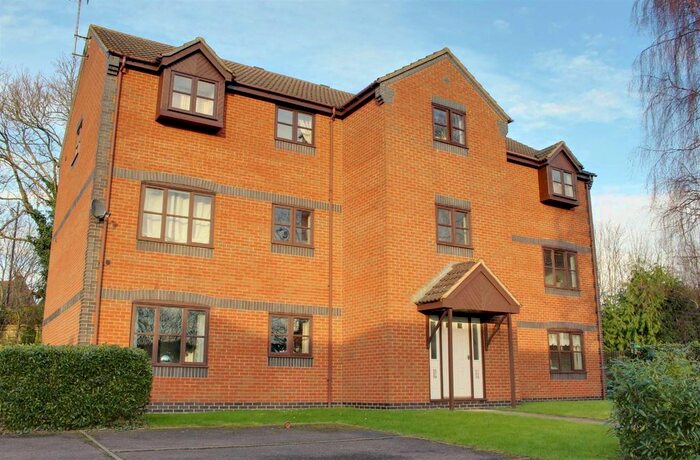 2 Bedroom Flat To Rent In Boakes Drive, Stonehouse, GL10