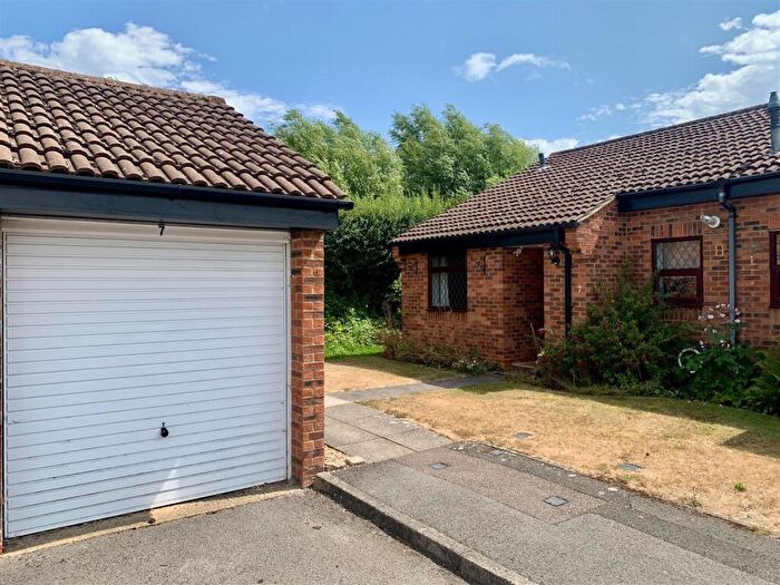 2 Bedroom Semi-Detached Bungalow For Sale In Emerton Court, Northchurch, Berkhamsted, HP4