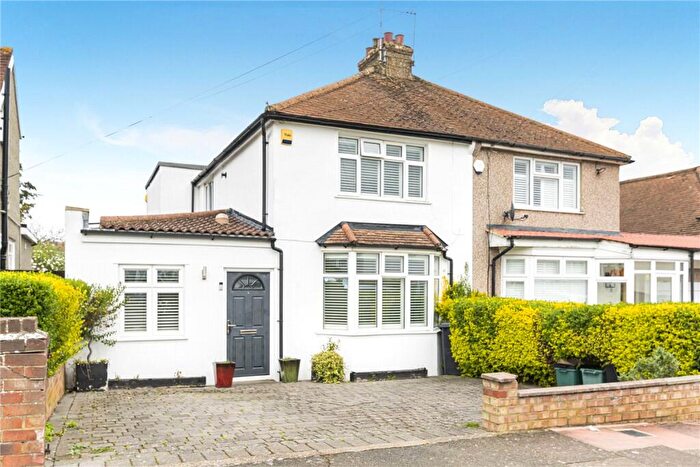 3 Bedroom Semi-Detached House For Sale In Hayfield Road, Orpington, Kent, BR5