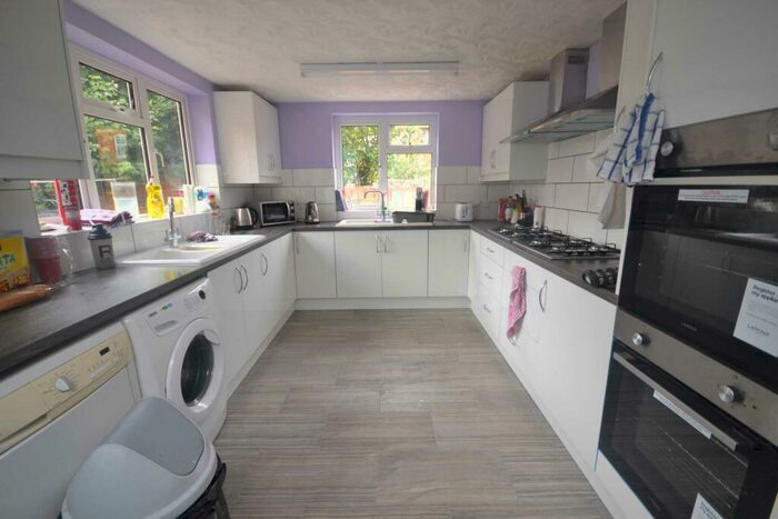 5 Bedroom Terraced House To Rent In London Road, Reading, RG1