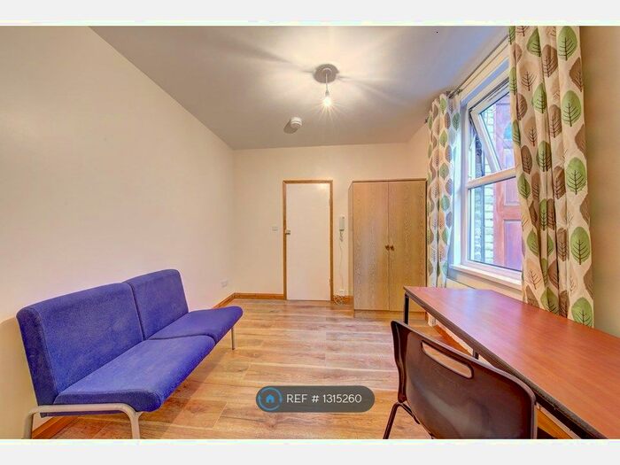 Studio To Rent In Central Kingston, Central Kingston KT2