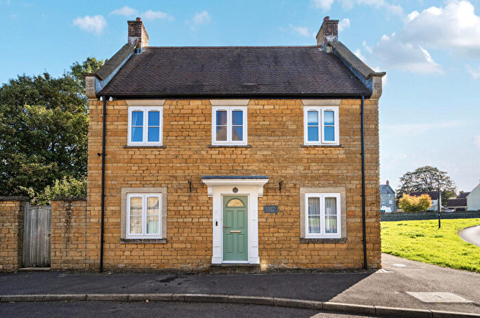 3 Bedroom Semi-Detached House For Sale In Blackberry Close, Shepton Mallet, BA4
