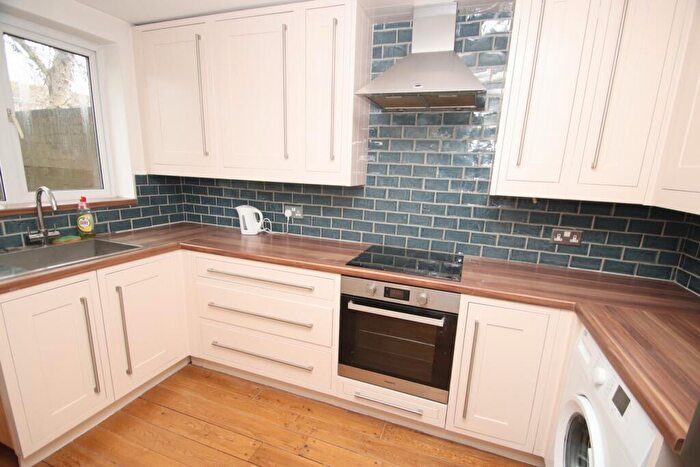 2 Bedroom Flat For Sale In Coleridge Way, Orpington, BR6