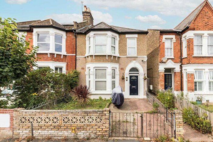 2 Bedroom Flat To Rent In Minard Road, Catford, SE6