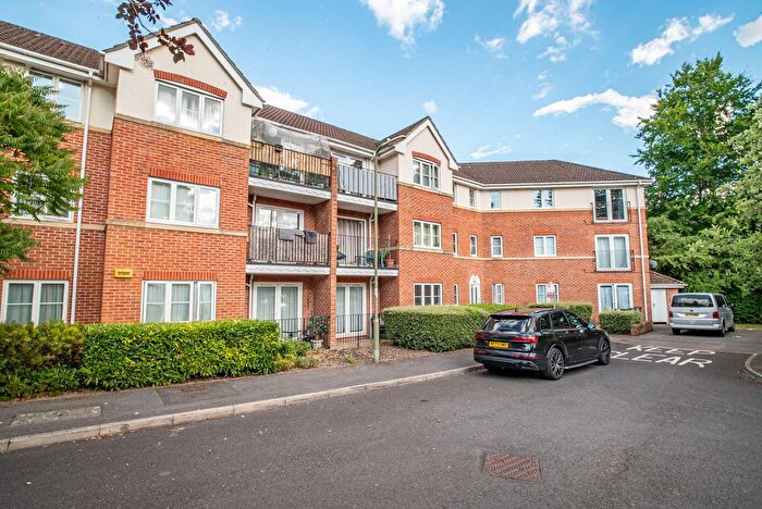 2 Bedroom Flat For Sale In Basingfield Close, Old Basing, RG24