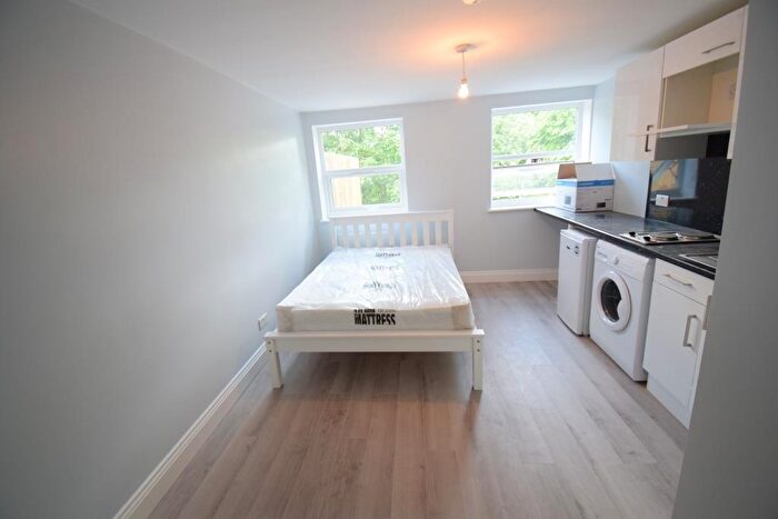 Studio To Rent In Kingsland Road, London, E8