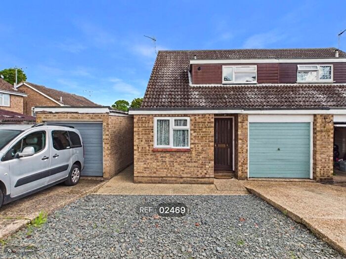 3 Bedroom Chalet To Rent In Netley Close, Ipswich, Suffolk, Uk, IP2