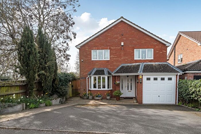 3 Bedroom Detached House For Sale In Willow Drive, Wellesbourne, CV35