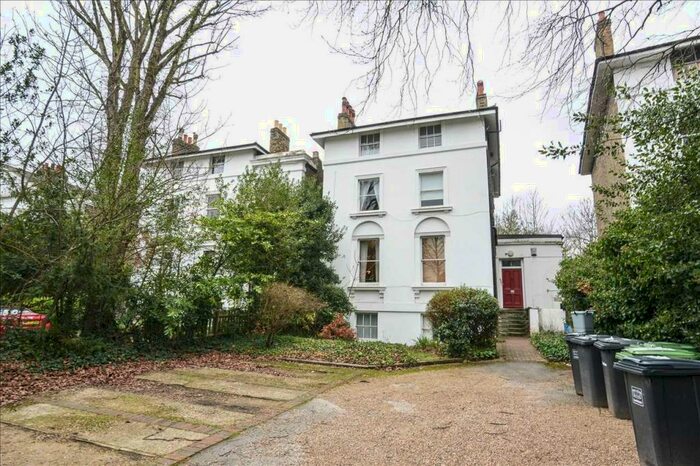 2 Bedroom Apartment To Rent In Lee Park, London, SE3