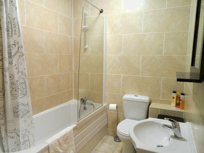 5 Bedroom Maisonette To Rent In Heaton Road, Heaton, Newcastle Upon Tyne, NE6