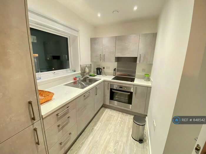 1 Bedroom Flat To Rent In Yarn Court, Wallington, SM6