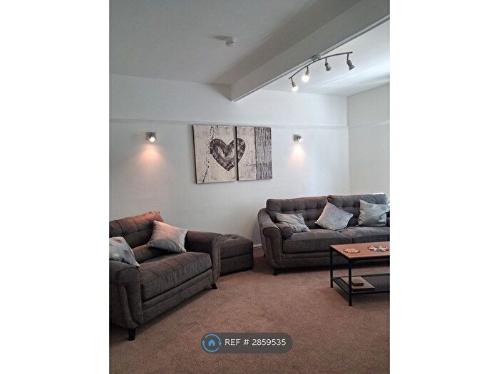 2 Bedroom Flat To Rent In Old Kilpatrick, Glasgow, G60