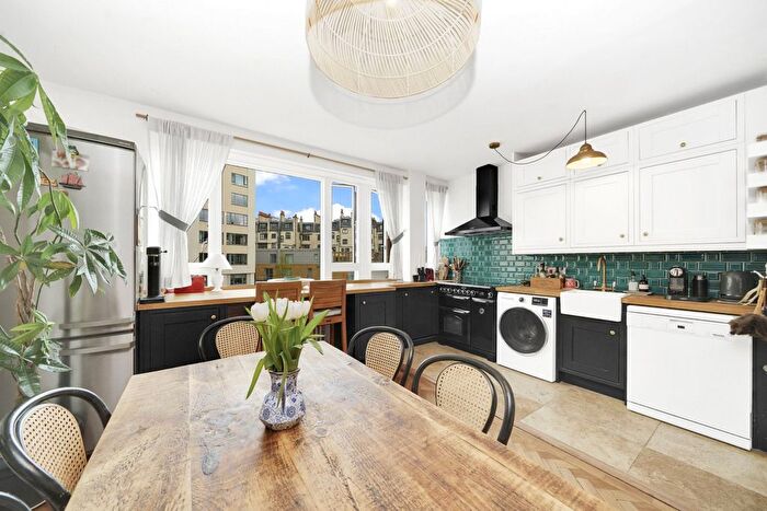 1 Bedroom Flat To Rent In Park Crescent, London, W1B