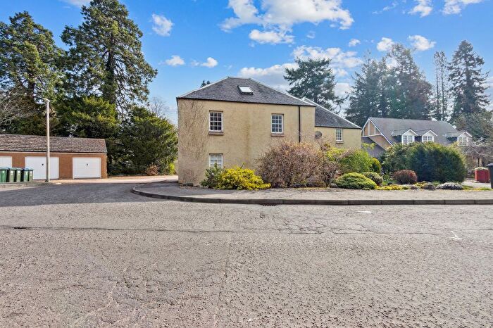 2 Bedroom Flat For Sale In West Huntingtowerfield, Perth, PH1