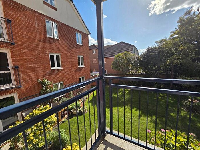 1 Bedroom Flat For Sale In Stour Road, Christchurch, Dorset, BH23