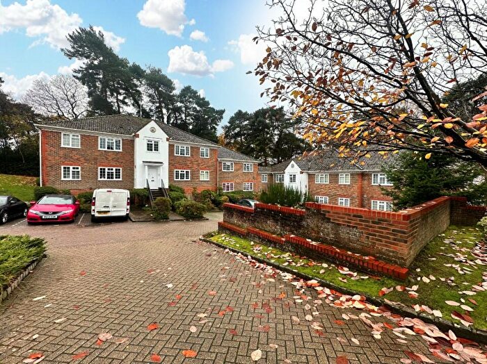 1 Bedroom Flat To Rent In Fairway Heights, Camberley, GU15