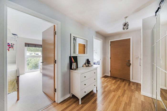 1 Bedroom Flat For Sale In Brindley Court, Letchworth Road, Stanmore, HA7