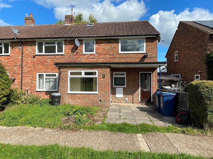 5 Bedroom Semi-detached House For Sale In Longbourne Green, Farncombe, GU7