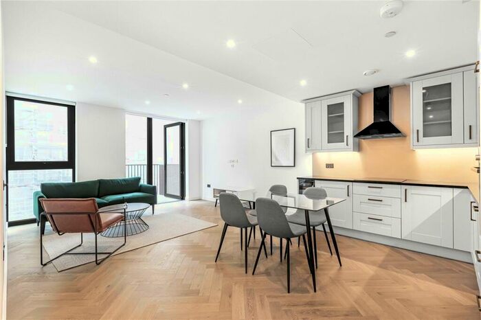 2 Bedroom Apartment To Rent In Merino Gardens, London, E1W