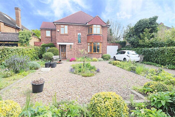 4 Bedroom Detached House For Sale In Highfield Drive, Ickenham, UB10