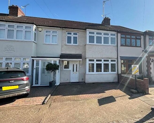 3 Bedroom Terraced House For Sale In Norfolk Road, Upminster, RM14