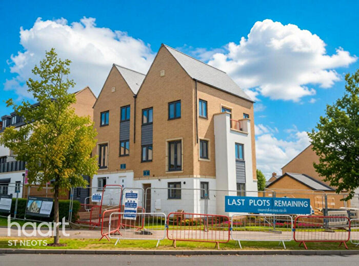 3 Bedroom Town House For Sale In Wintringham, St Neots, PE19