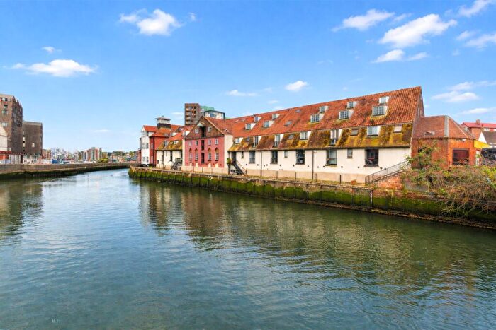 2 Bedroom Flat To Rent In Stokebridge Maltings, Dock Street, Ipswich, IP2