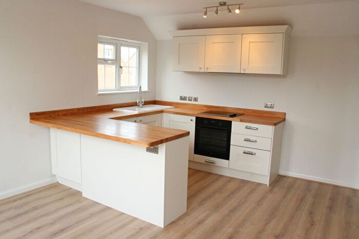 1 Bedroom Maisonette To Rent In High Street, Lambourn, RG17
