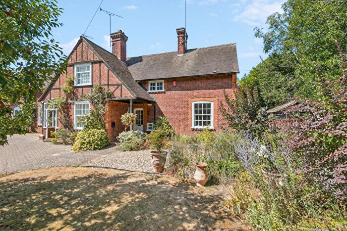 3 Bedroom Semi-Detached House For Sale In Old Hertford Road, Hatfield, Hertfordshire, AL9