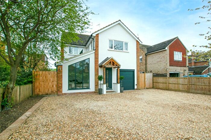 5 Bedroom Detached House For Sale In Tilsworth Road, Stanbridge, Bedfordshire, LU7
