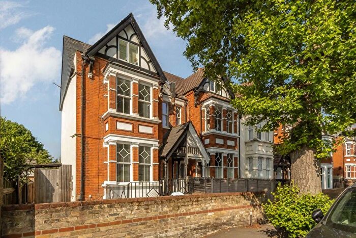 2 Bedroom Flat To Rent In Waldegrave Road, Teddington, TW11