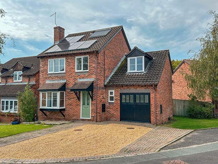 4 Bedroom Detached House For Sale In Bishops Waltham, SO32