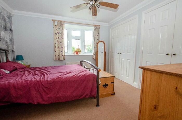 2 Bedroom Semi-Detached Bungalow For Sale In Kinsbourne Way, Southampton, Hampshire, SO19