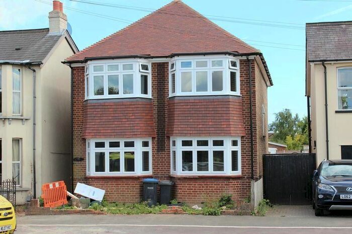 6 Bedroom Property To Rent In 68 Runnemede Road, Egham, Surrey TW20.