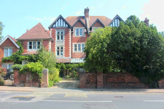 6 Bedroom House To Rent In The Goffs, Eastbourne, East Sussex, BN21