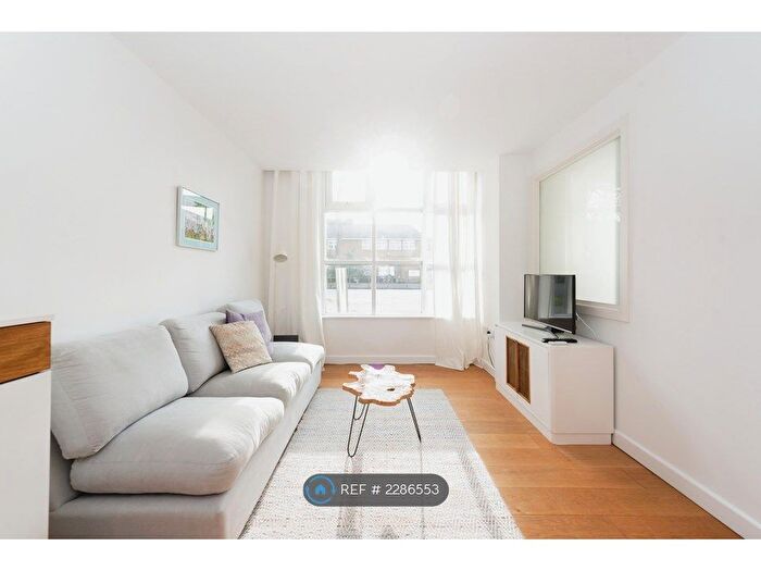 1 Bedroom Flat To Rent In Chertsey Road, Twickenham, TW1