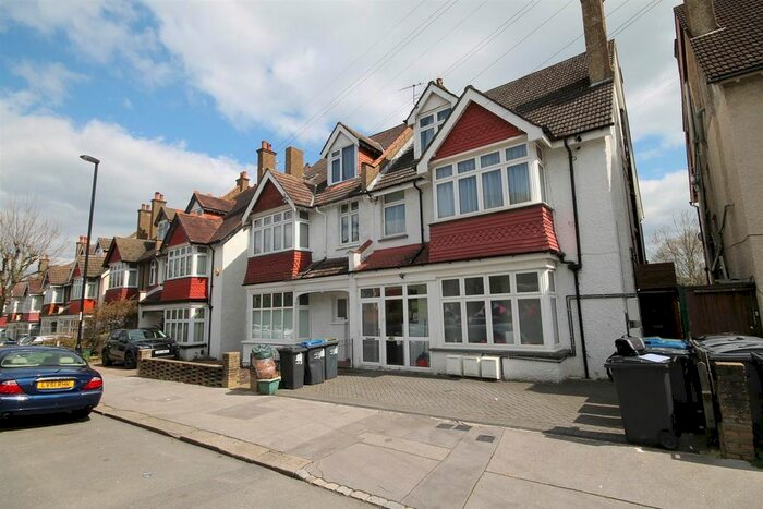 2 Bedroom Flat To Rent In Blenheim Park Road, South Croydon, CR2