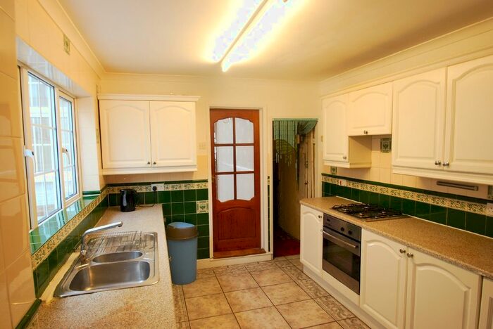 3 Bedroom Terraced House To Rent In Belgrave Road, London E13