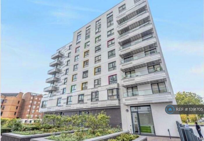 2 Bedroom Flat To Rent In Honister, Reading, RG1