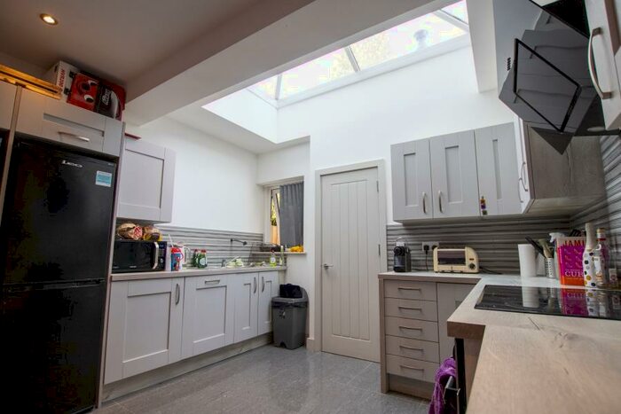 6 Bedroom Terraced House To Rent In Reservoir Road, Selly Oak, Birmingham, West Midlands, B29