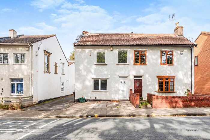 3 Bedroom House To Rent In Two Mile Hill Road, Kingswood, Bristol, BS15