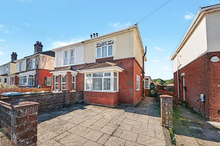 3 Bedroom Semi-Detached House For Sale In South East Road, Sholing, SO19
