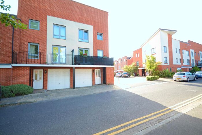 4 Bedroom End Of Terrace House To Rent In Battle Square, Reading, RG30