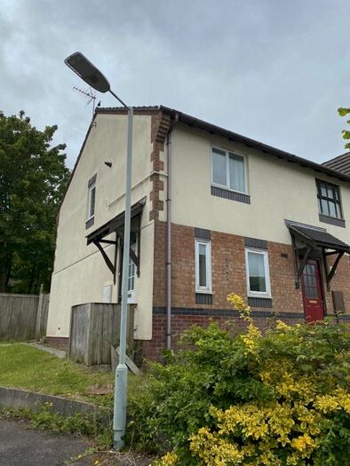 2 Bedroom Property To Rent In Tennyson Way, Killay, Swansea, SA2