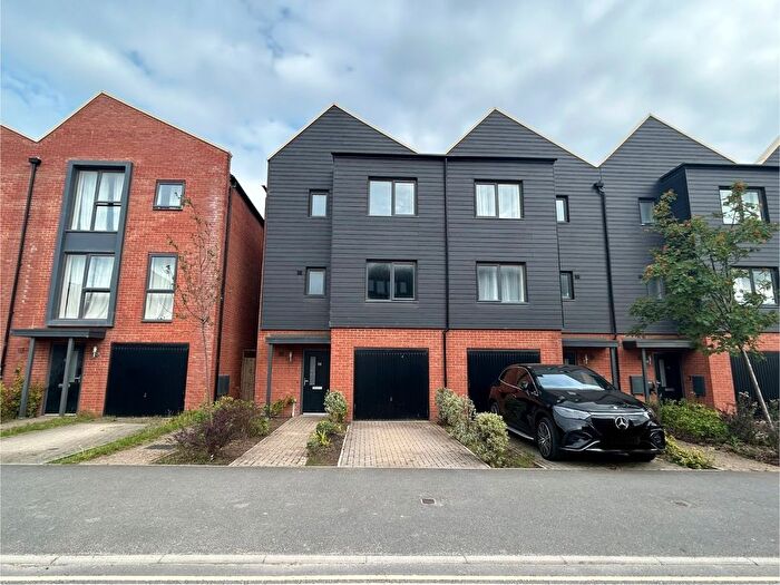 4 Bedroom Semi-Detached House To Rent In Kingsway Boulevard, Derby, Derbyshire, DE22