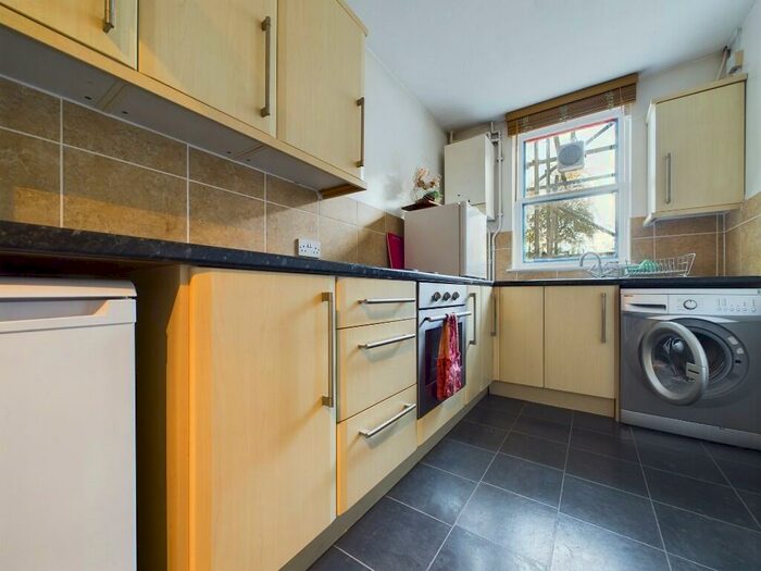 1 Bedroom Flat To Rent In Preston Road, BN1